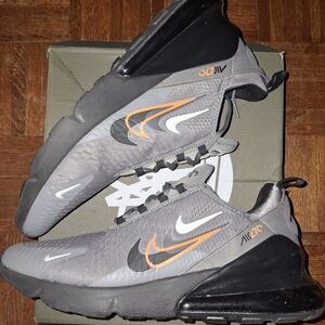 Nike Air Max 270